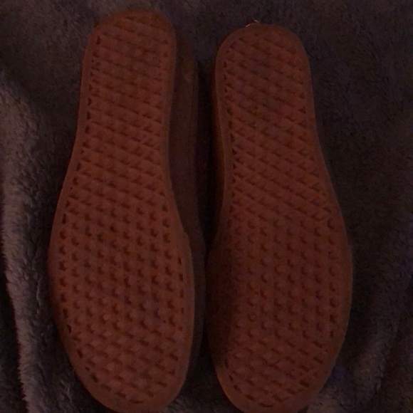 Maroon Vans shoes - Picture 4 of 5